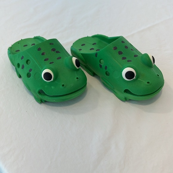 Frog slip on shoes - Picture 3 of 4